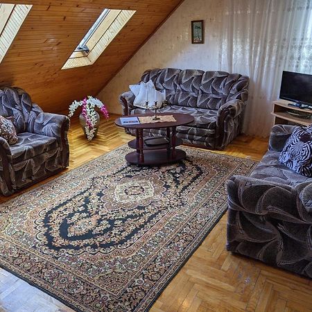 Guest House Nika - Cottages And Rooms In The Heart Of Palanga City Center Bagian luar foto