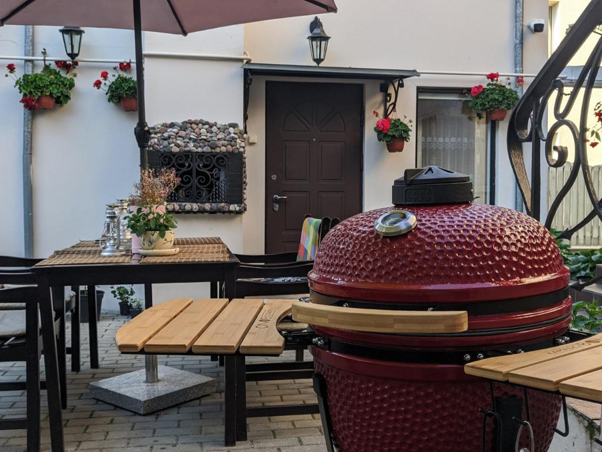Guest House Nika - Cottages And Rooms In The Heart Of Palanga City Center Bagian luar foto