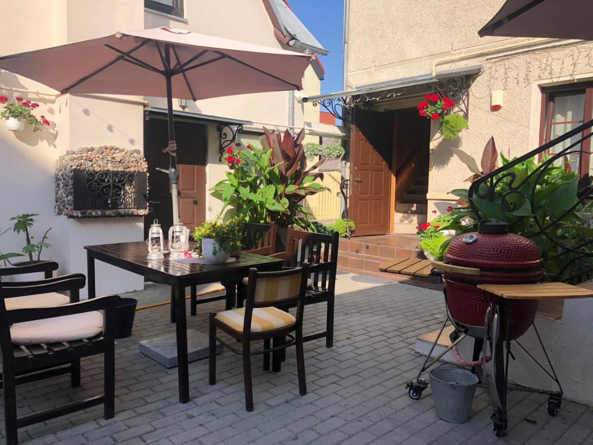 Guest House Nika - Cottages And Rooms In The Heart Of Palanga City Center Bagian luar foto