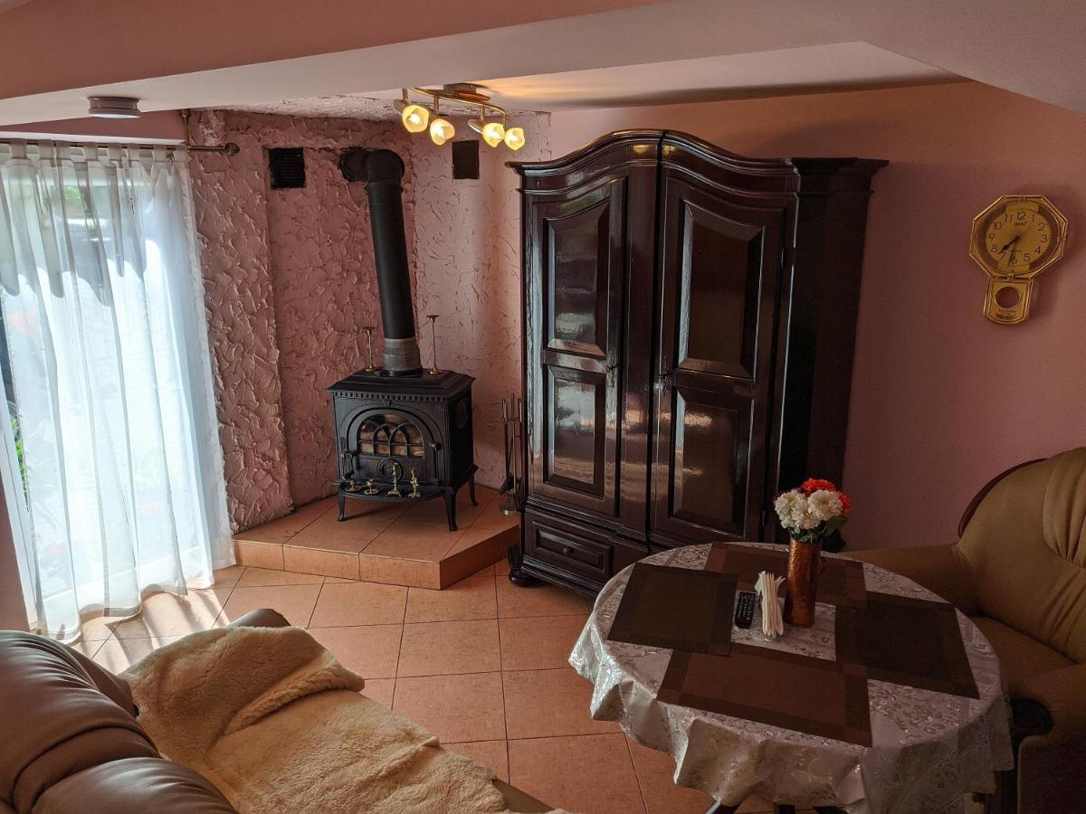 Guest House Nika - Cottages And Rooms In The Heart Of Palanga City Center Bagian luar foto
