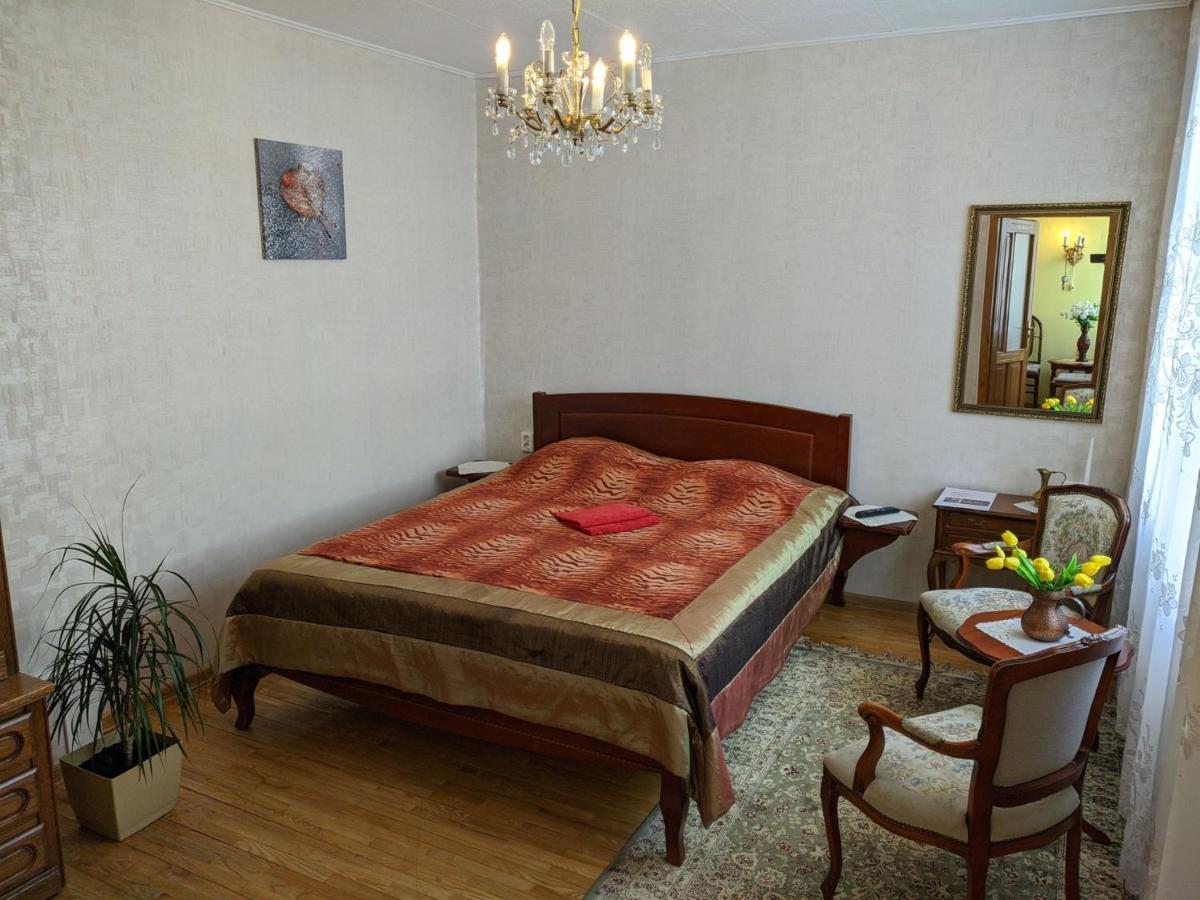 Guest House Nika - Cottages And Rooms In The Heart Of Palanga City Center Bagian luar foto