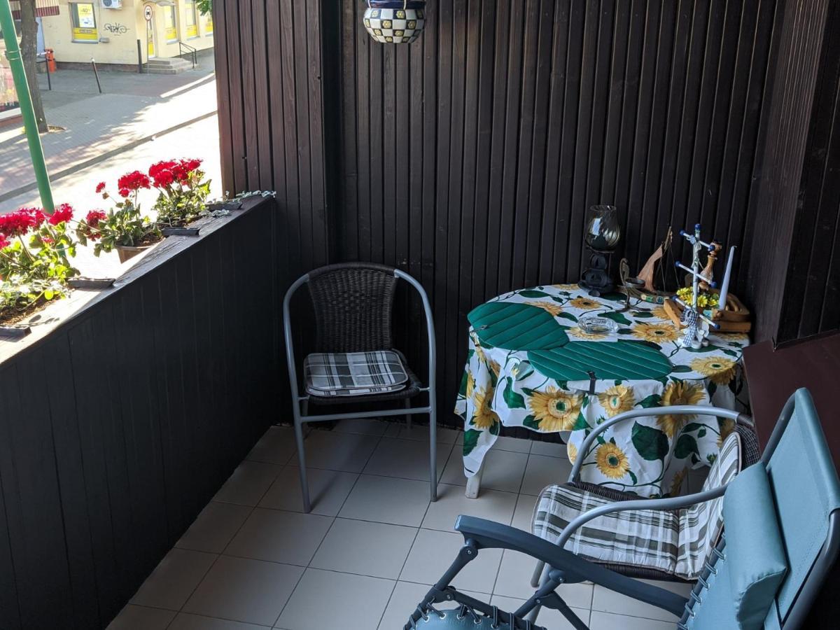 Guest House Nika - Cottages And Rooms In The Heart Of Palanga City Center Bagian luar foto
