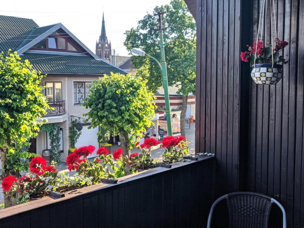 Guest House Nika - Cottages And Rooms In The Heart Of Palanga City Center Bagian luar foto